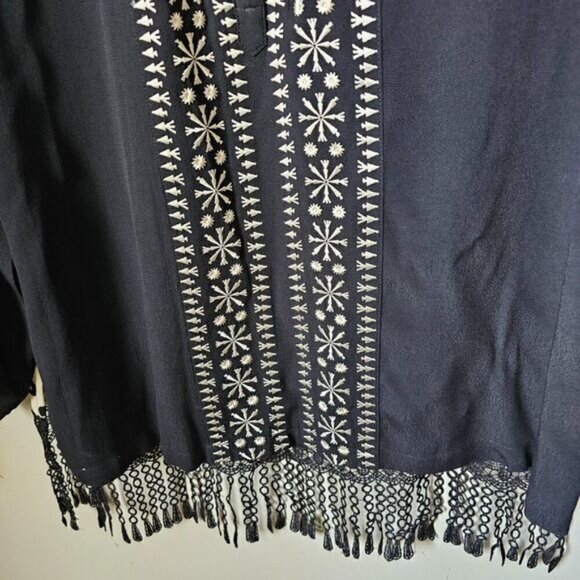 EUC LIKE NEW JOHN MARK BLACK WHITE EMBROIDERED CLASSY FRINGED TOP SIZE M - Picture 12 of 16